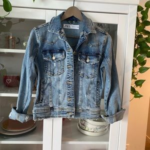 Zara denim jacket. Size XS.